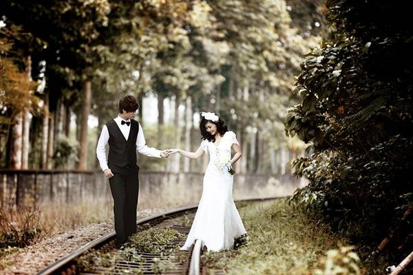 Ảnh cưới vintage tại Nhà ga Đà Lạt