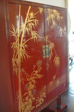 Tủ sơn mài trong Dinh Độc Lập Sài Gòn