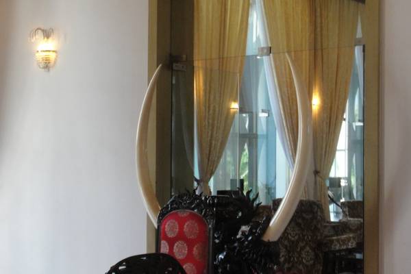 Bộ bàn ghế phòng ngủ Dinh Độc Lập Sài Gòn