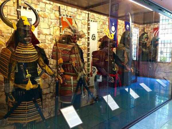Trang phục Shogun tại bảo tàng vũ khí cổ Robert Taylor