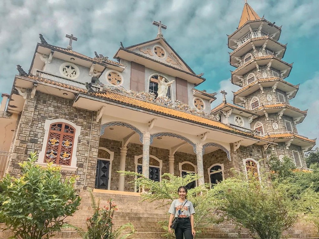 Chụp ảnh sống ảo tại đồi Thiên An