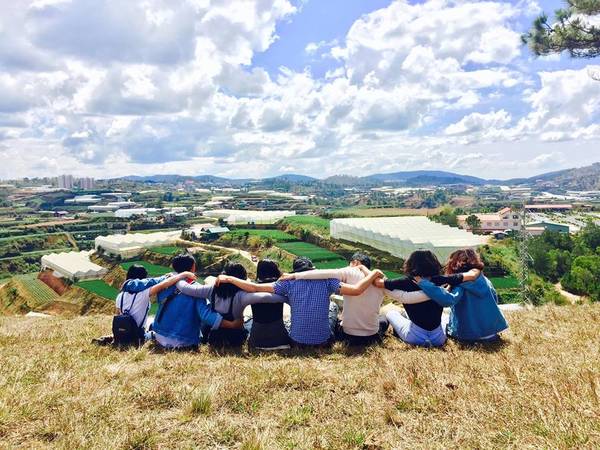 Khung cảnh mây vờn với núi làm cho những tay săn ảnh đến nơi đây đều phải nao lòng.