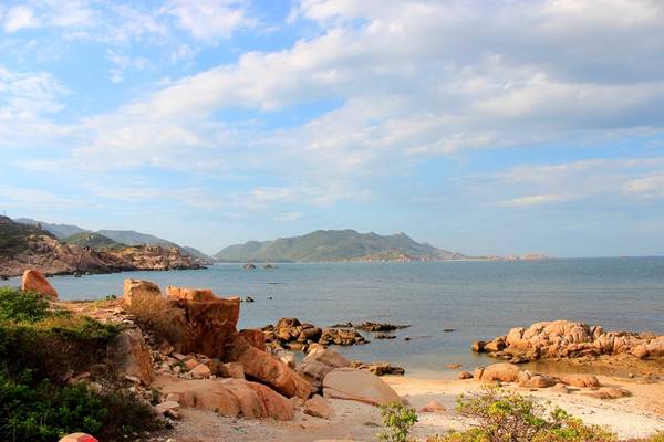 Nhịp sống thanh bình của ngư dân đảo Bình Ba buổi sáng