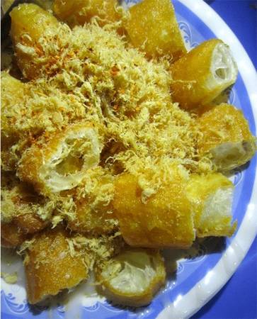 Hàng cháo sườn đông khách khi du lịch Hà Nội đêm