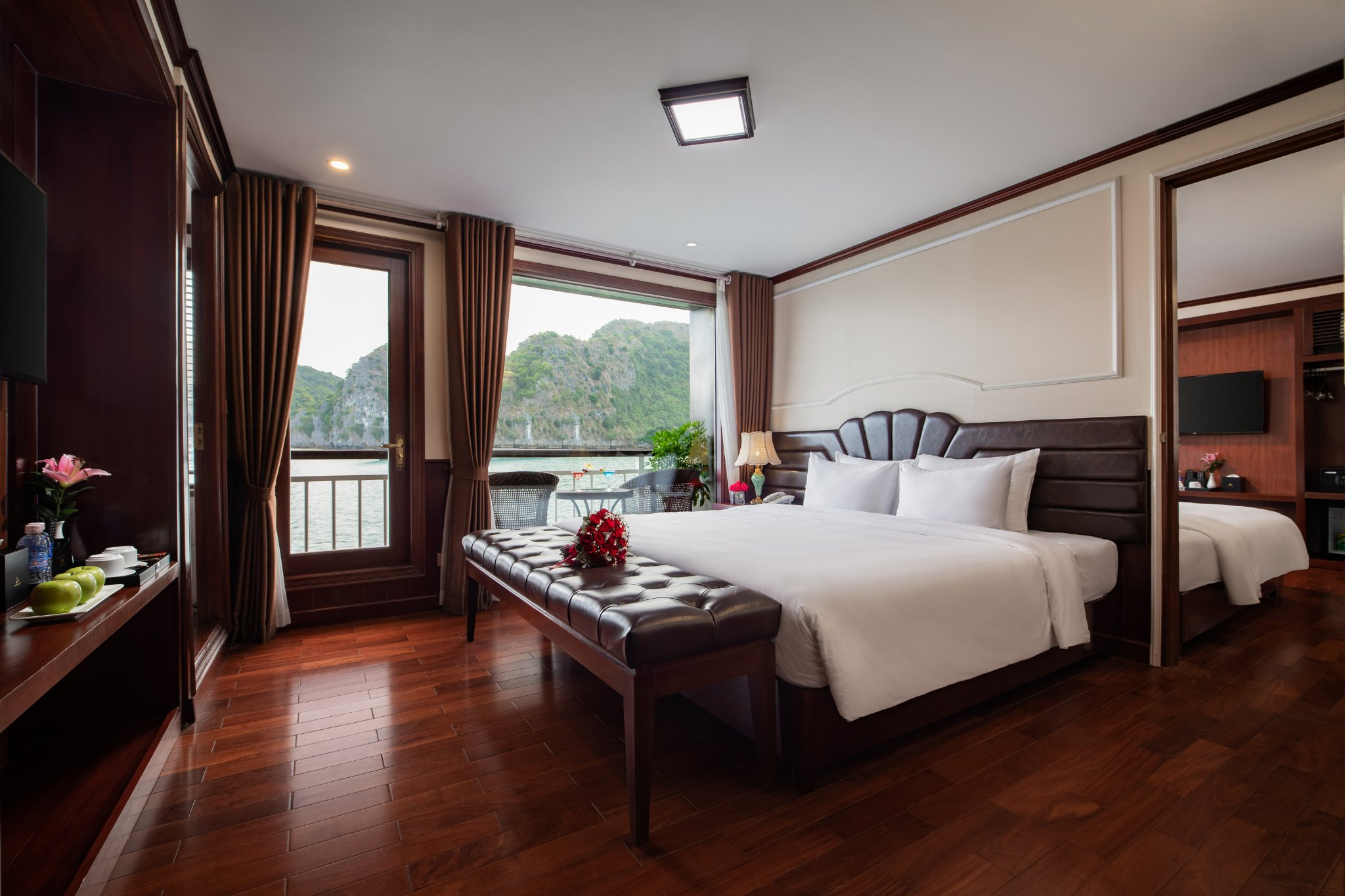 Ảnh: Dora Cruise Hạ Long