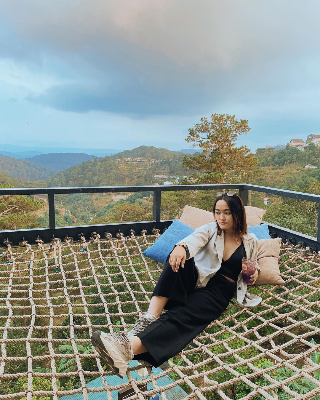 View rừng thông Dreamers home & coffee quán cà phê Đà Lạt
