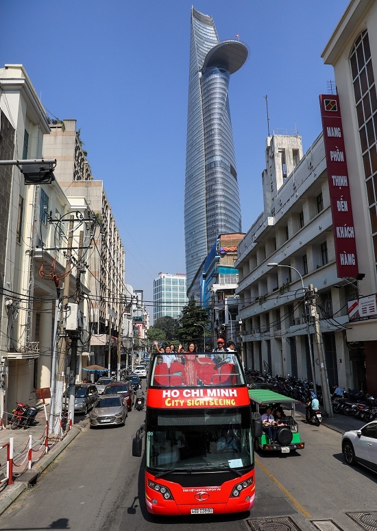 Buýt mui trần Sài Gòn sẽ mở thêm chặng Chợ Lớn và các thành phố khác