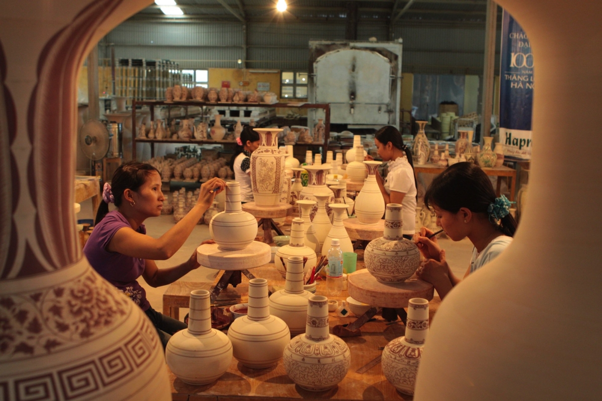 Quà lưu niệm từ làng gốm Thanh Hà