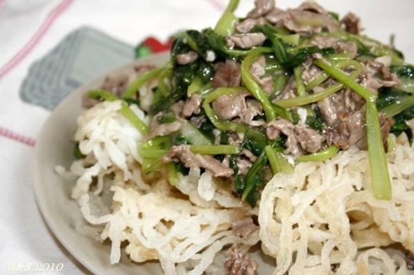 Phở xào bắp bò món ngon 36 phố phường Hà Nội tại phố Hàng Buồm
