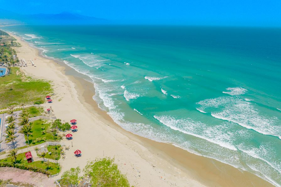 Kinh nghiệm du lịch biển Cam Ranh ngắm cảnh bãi biển Bãi Dài