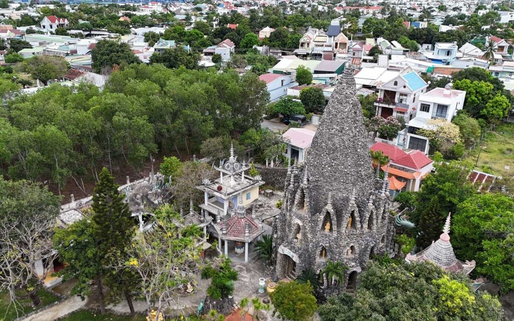 Chùa Ốc Từ Vân Cam Ranh độc đáo