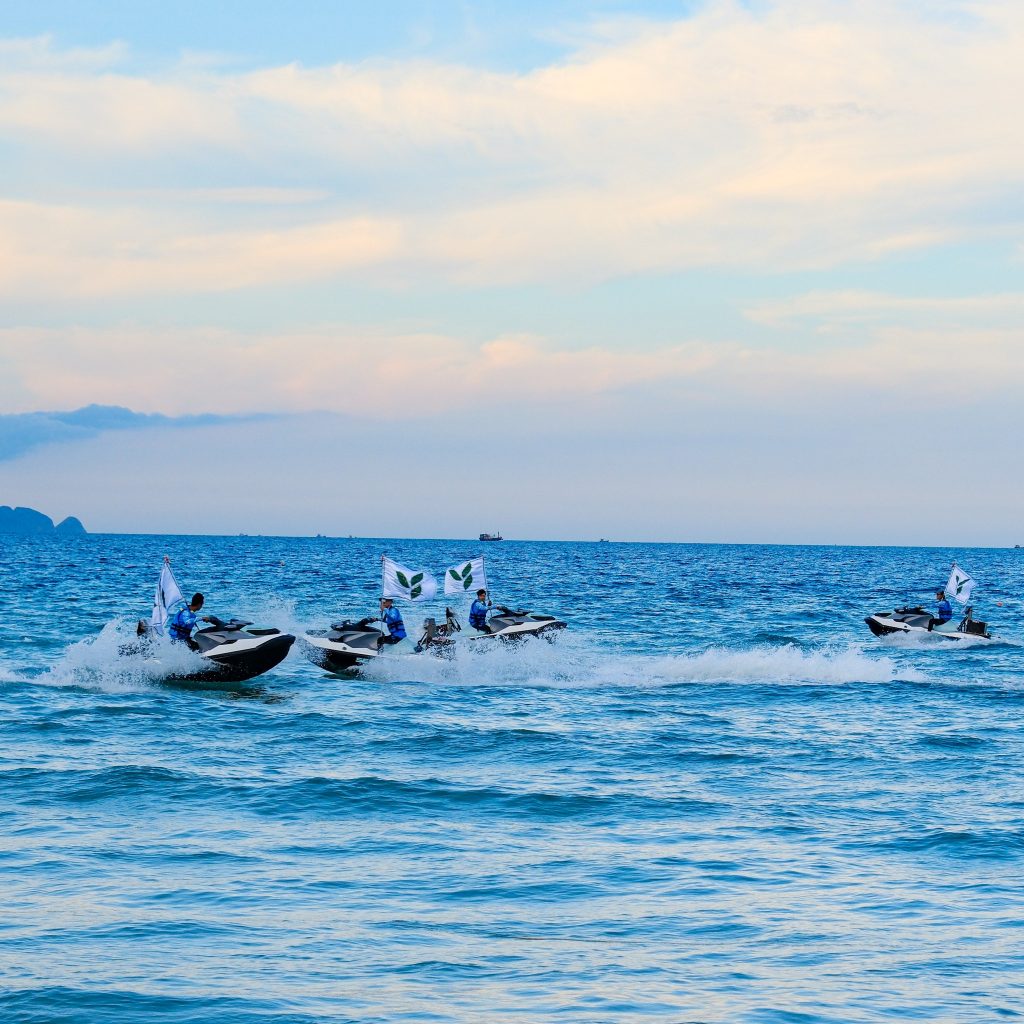 Các hoạt động vui chơi giải trí trên biển Cam Ranh