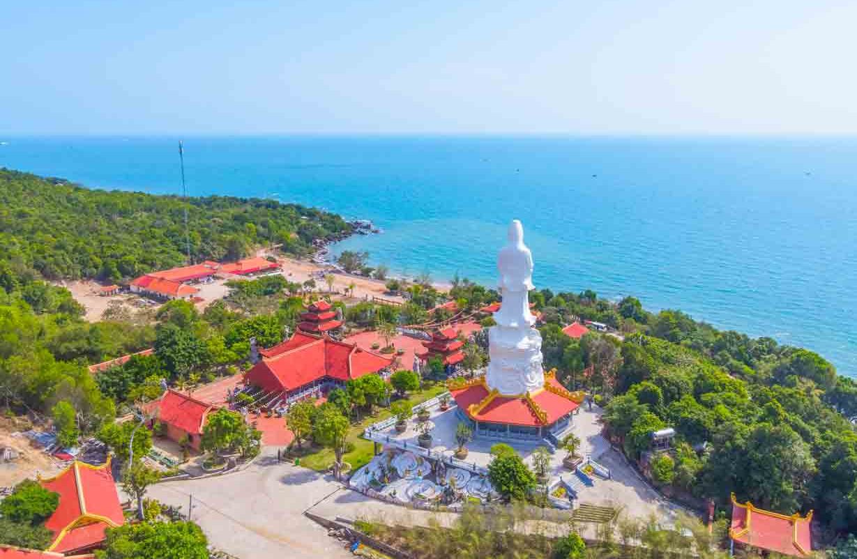 Chùa Hộ Quốc trong tour du lịch biển Phú Quốc