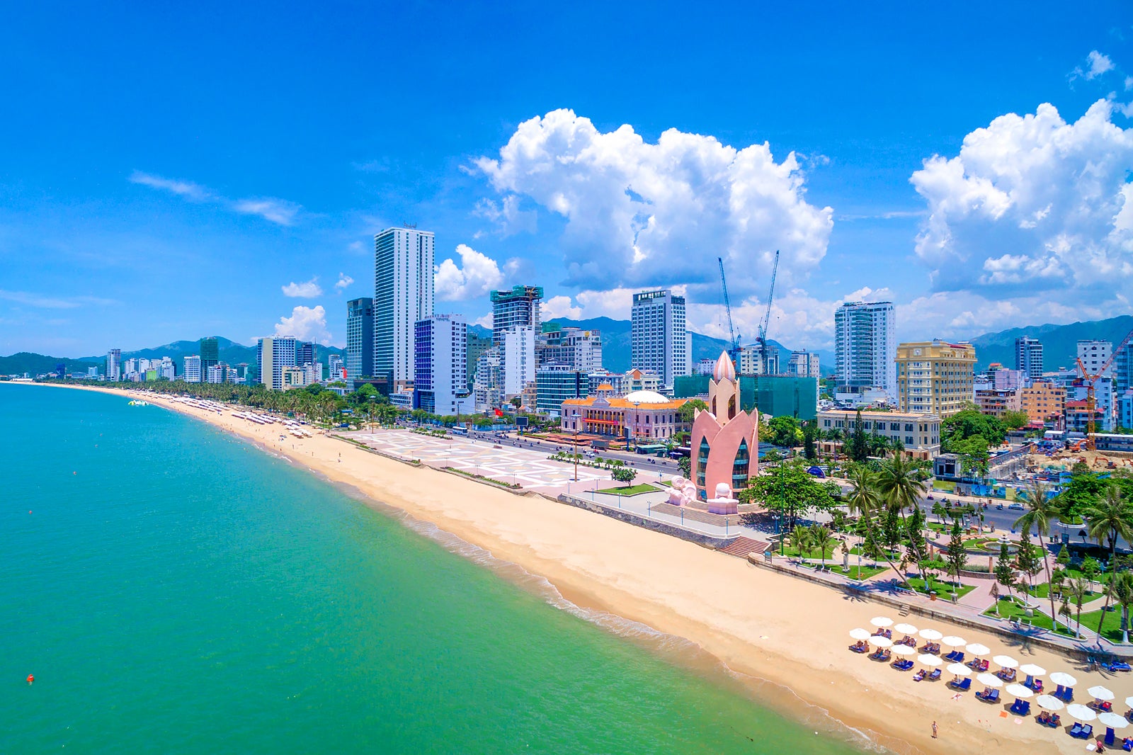 Khám phá top 3 tour du lịch biển nổi bật mùa hè 2025