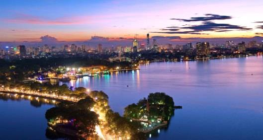 Khám phá vẻ đẹp đêm lung linh khi đi du lịch Hà Nội 1 ngày