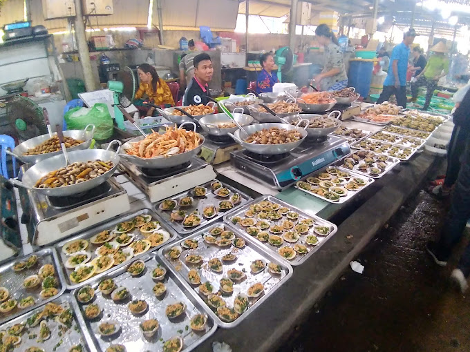 Hải sản chế biến. Ảnh: Chau Nguyen.