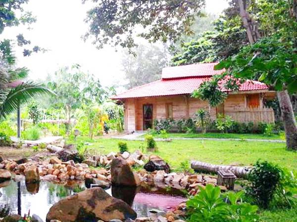 Bãi biển riêng Con Dao Sea Travel