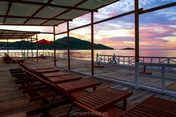 Mô hình lưu trú nhà bè độc đáo khi du lịch đảo Bình Hưng
