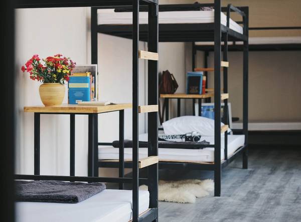 Không gian bên trong hostel container Đà Nẵng đầy tiện nghi