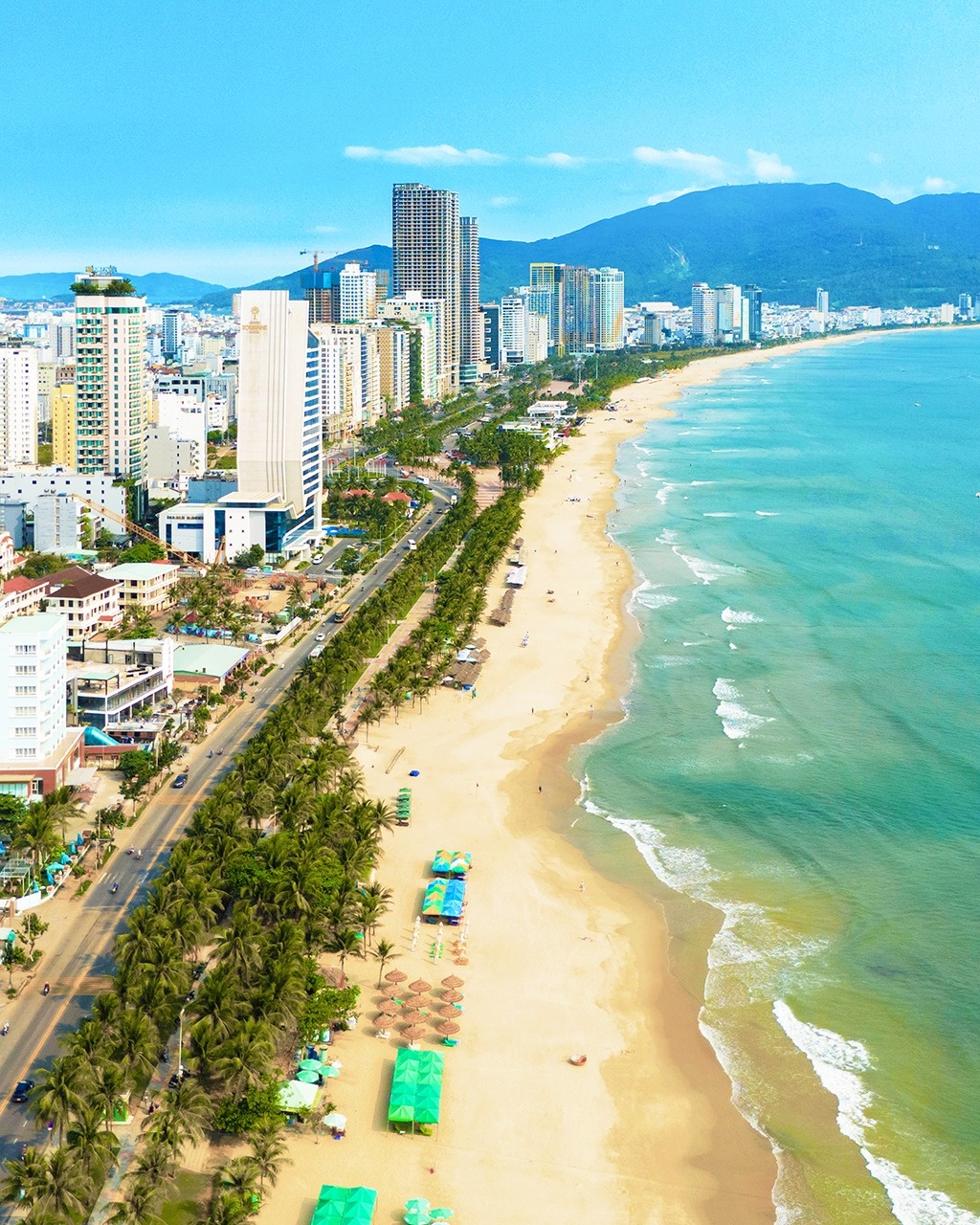 Bãi biển Mỹ Khê xinh đẹp - Điểm hẹn du lịch Đà Nẵng 3 ngày 2 đêm