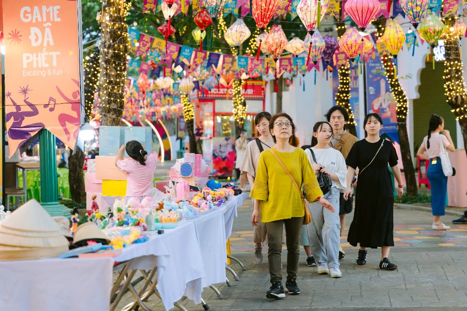 Chợ đêm Vui-Fest tại Đà Nẵng Downtown