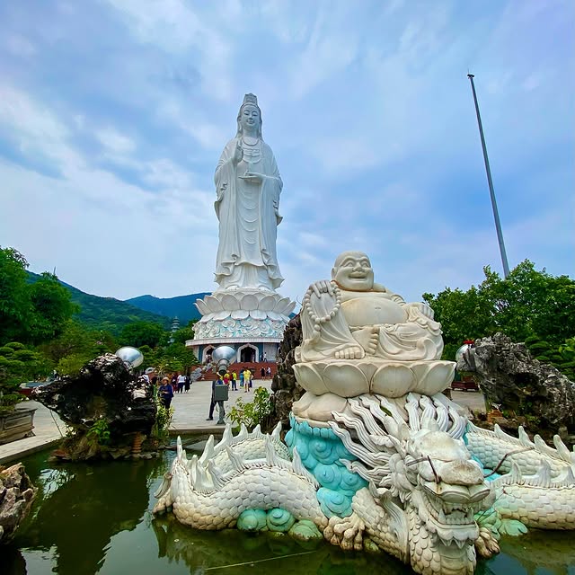 Chùa Linh Ứng khi du lịch Đà Nẵng