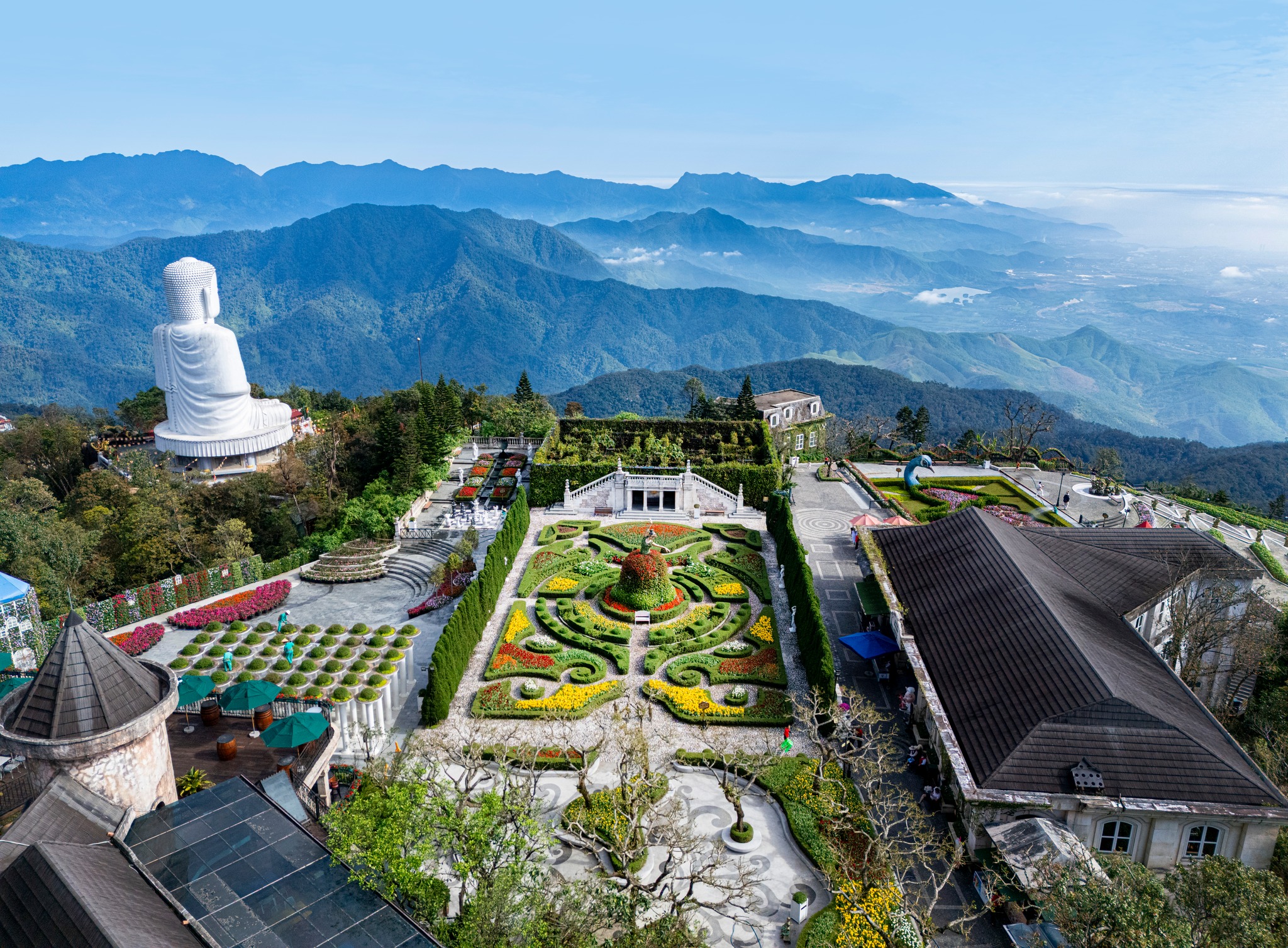 Khu du lịch Sun World Bà Nà Hills trong tour du lịch Đà Nẵng dịp lễ