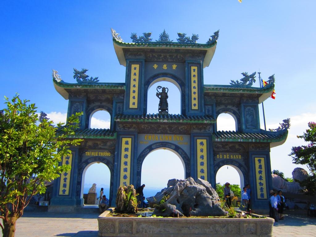 Chùa Linh Ứng Bán đảo Sơn Trà