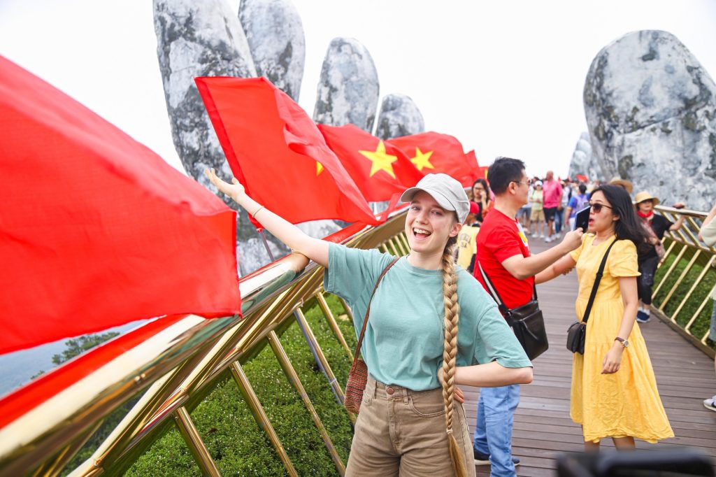 Cầu Vàng Bà Nà Hills