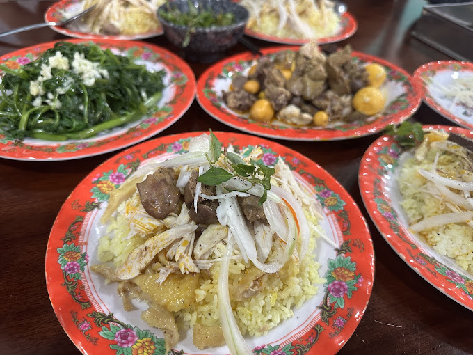 Cơm gà Bà Buội Hội An