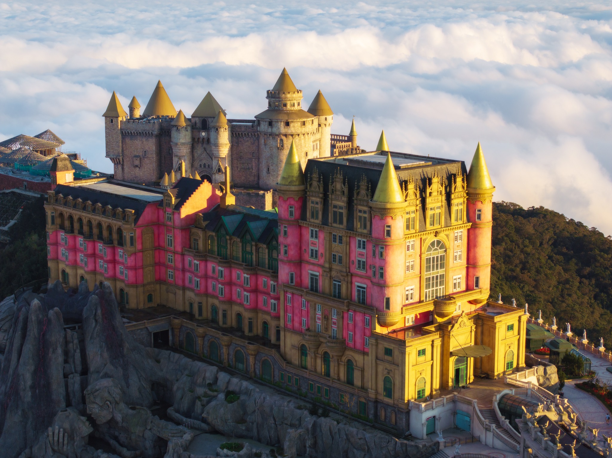 Một góc Sun World Ba Na Hills. Ảnh: Sun World Ba Na Hills