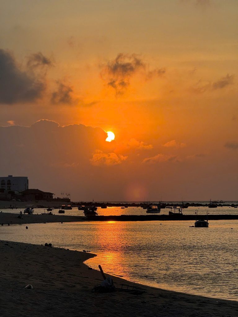 Hoàng hôn tuyệt đẹp trên đảo Phú Quý