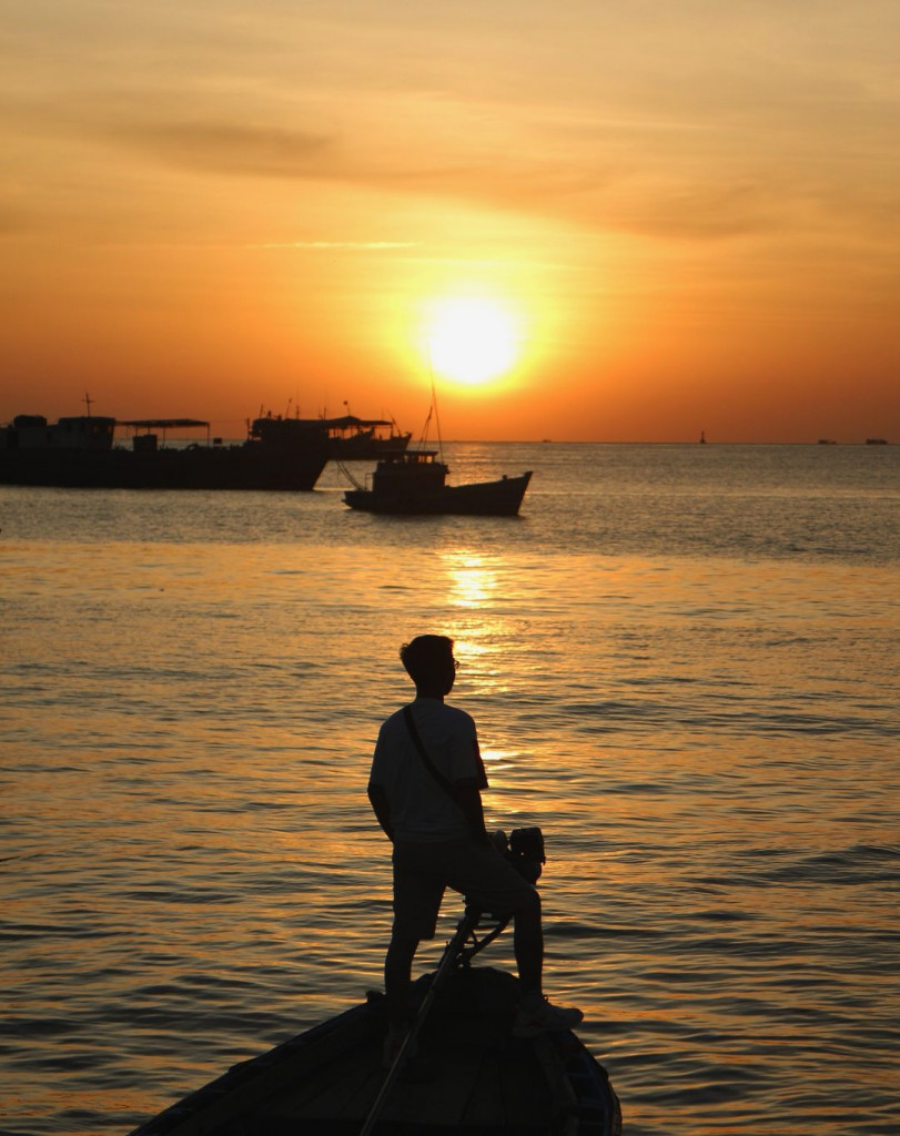 Bãi biển hòn Từ đẹp hoang sơ