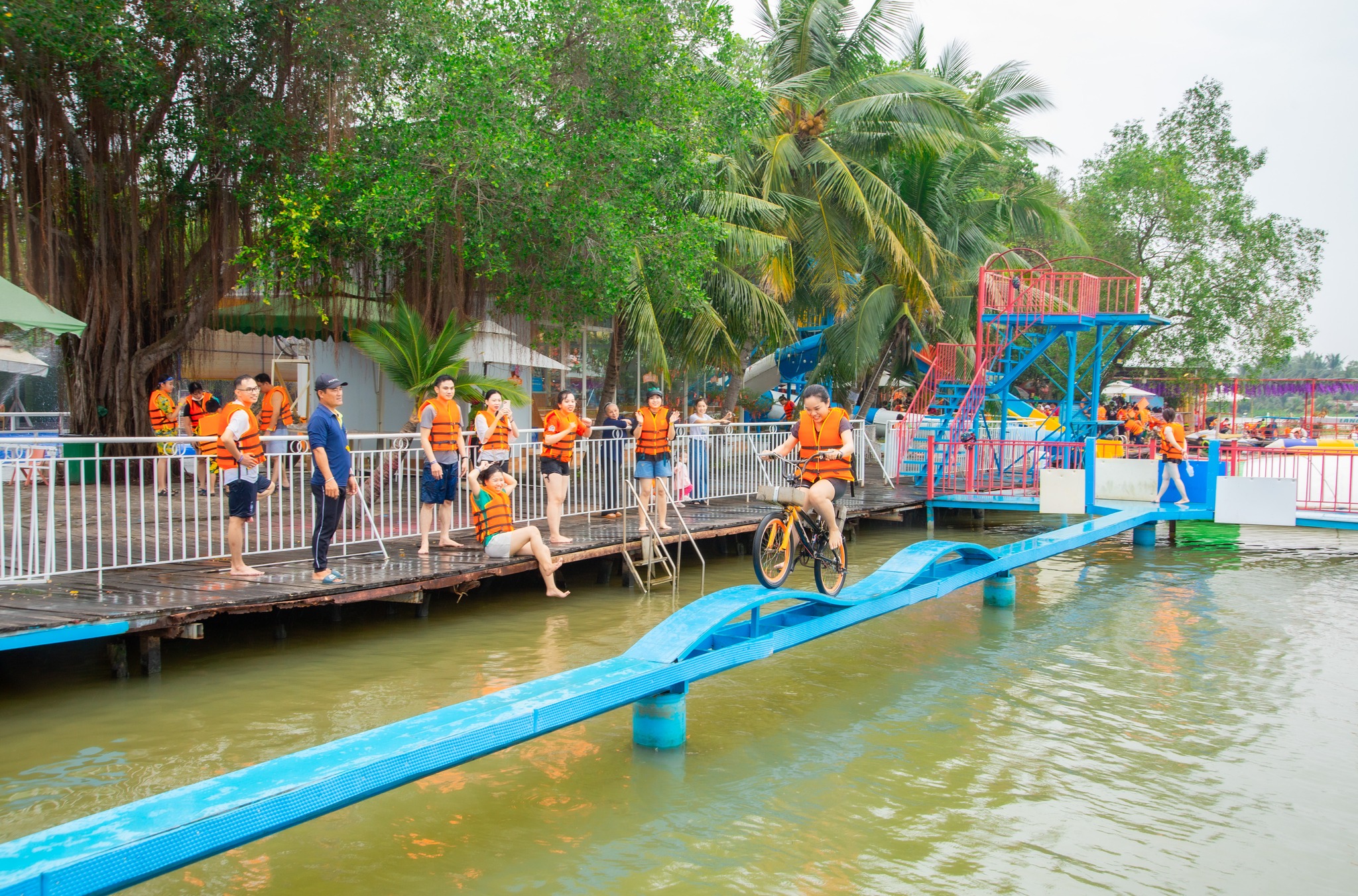 Hoạt động ngoài trời tại Làng Tre Việt
