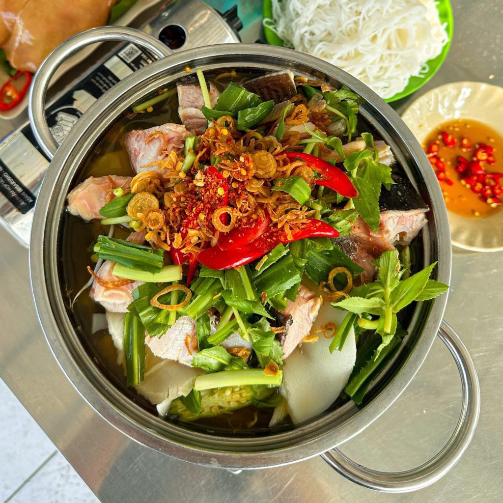 Lẩu cá đuối - món ăn đặc trưng du lịch giỗ Tổ Hùng Vương tại Vũng Tàu