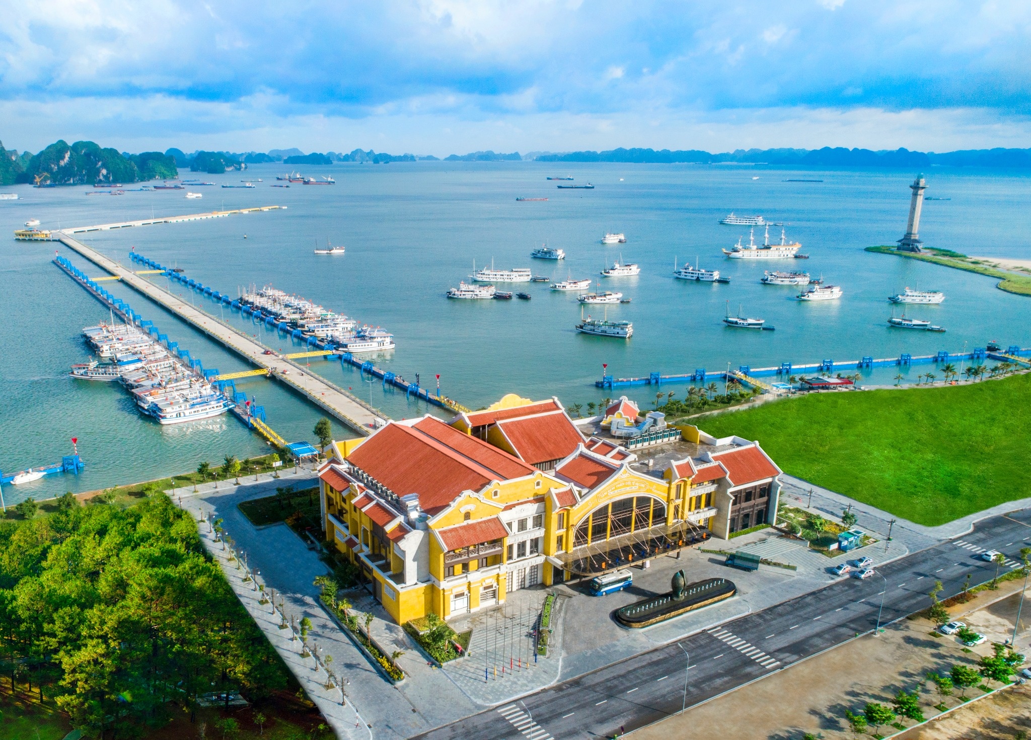 Nhà ga cảng tàu khách quốc tế Hạ Long