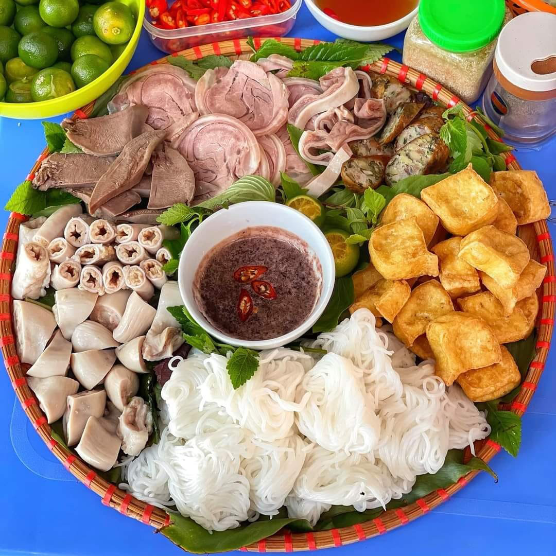 Mẹt bún đậu mắm tôm đầy đủ