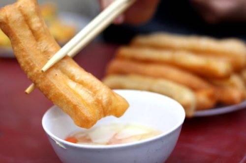 Quẩy nóng vỉa hè thơm ngon