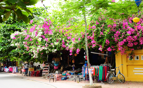 Quần áo may đo và may sẵn tại Hội An