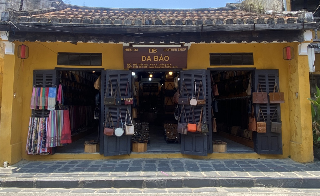 Cửa hàng đồ da ở Hội An