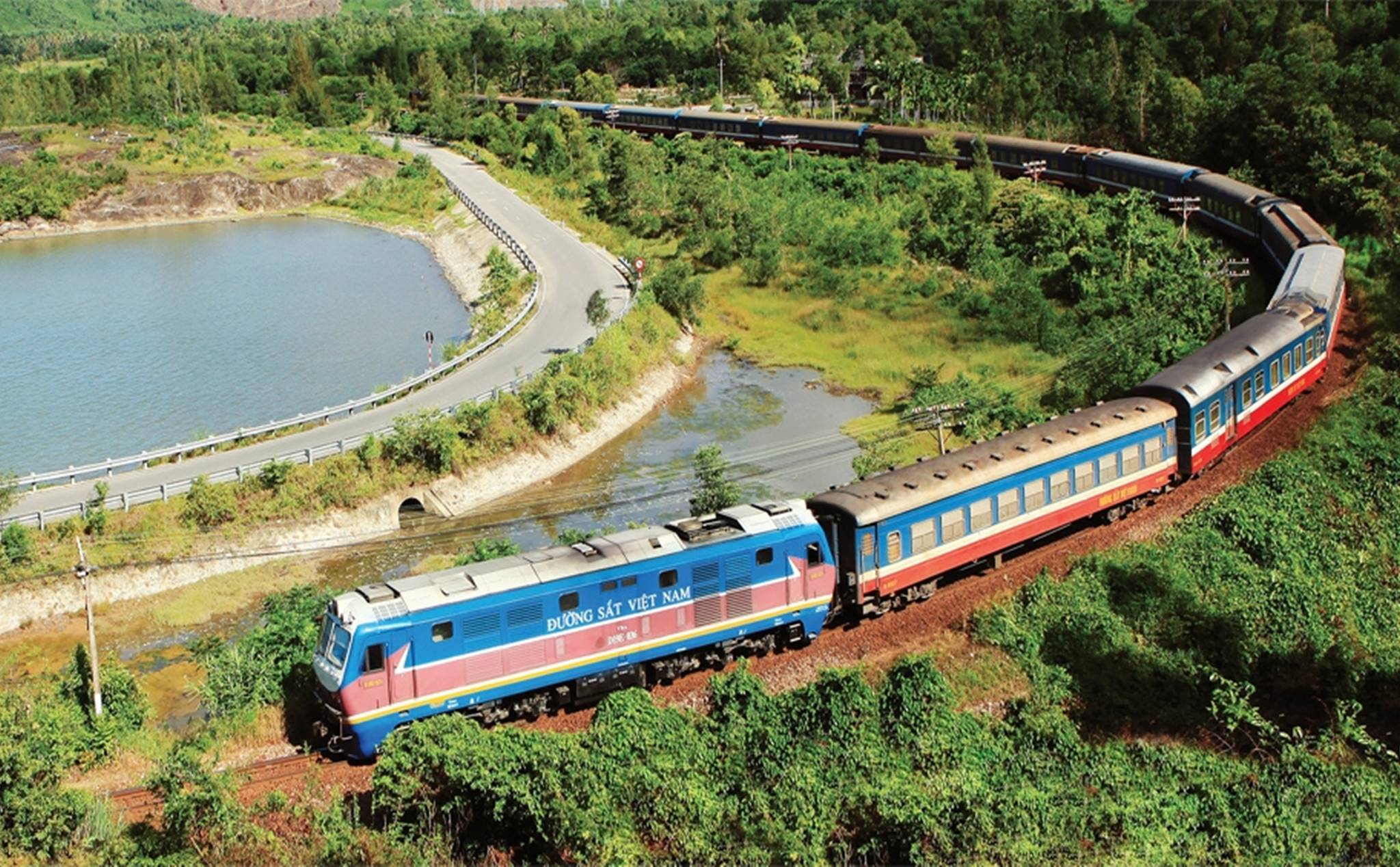 Di chuyển bằng tàu hỏa đi du lịch Hội An