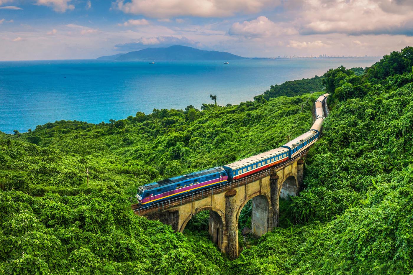 Hành trình du lịch Huế bằng tàu hỏa ngắm cảnh thiên nhiên cực đẹp