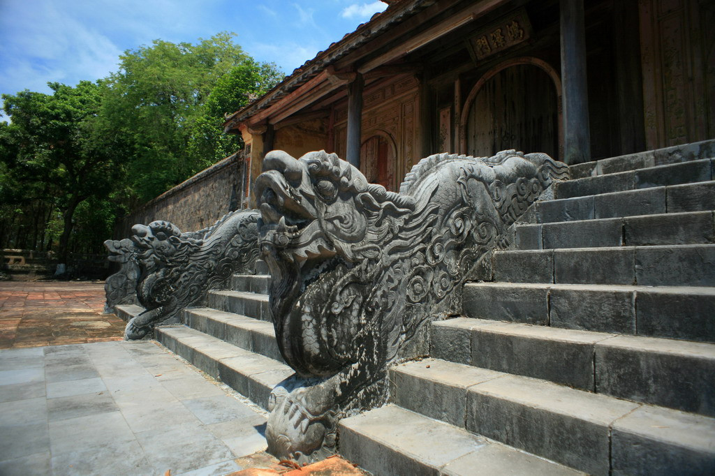 Di tích lịch sử lăng Thiệu Trị