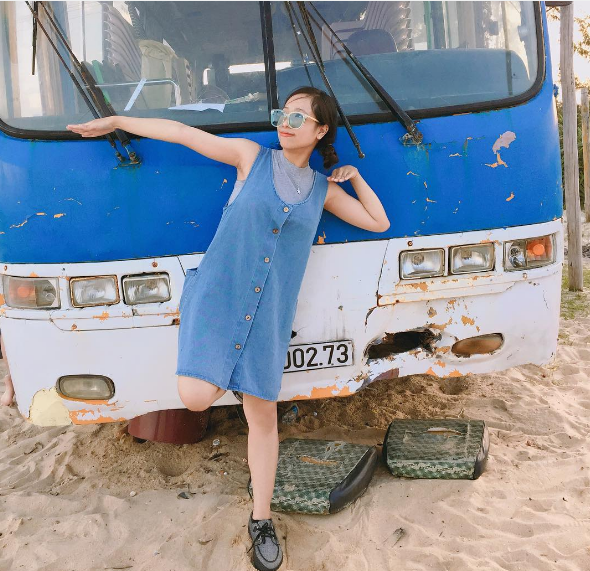 Ngắm biển Thuận An từ Bus Café
