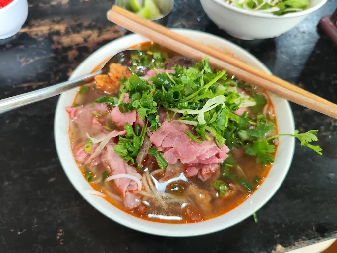Bún bò O Loan - quán ăn ngon ở Huế