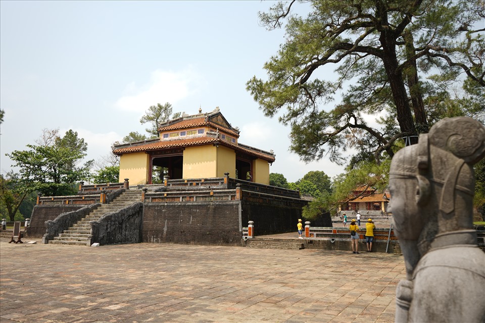 Kiến trúc cổng tam quan lăng Minh Mạng