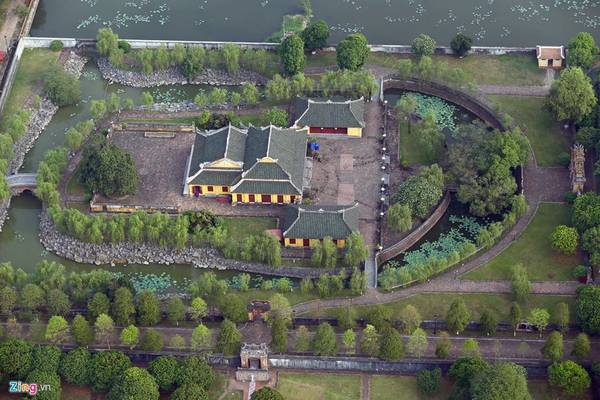 Đại Nội cổ kính nhìn từ khinh khí cầu khi du lịch Huế