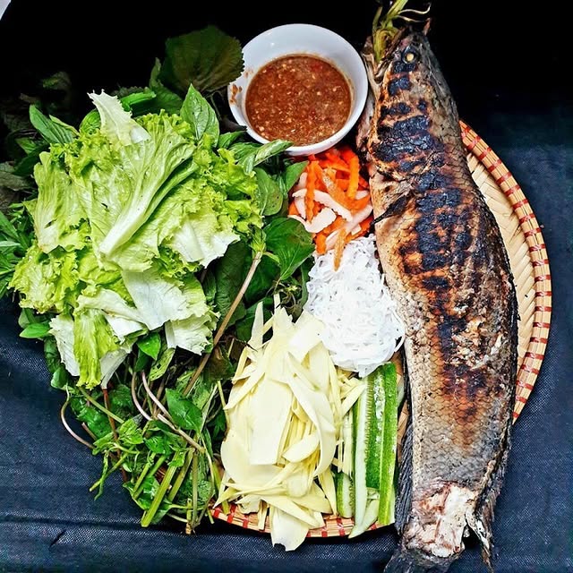 Cá lóc nướng trui