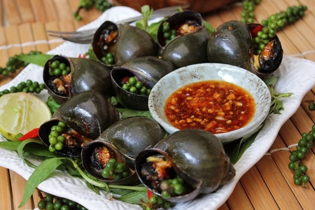 Ốc nướng tiêu xanh