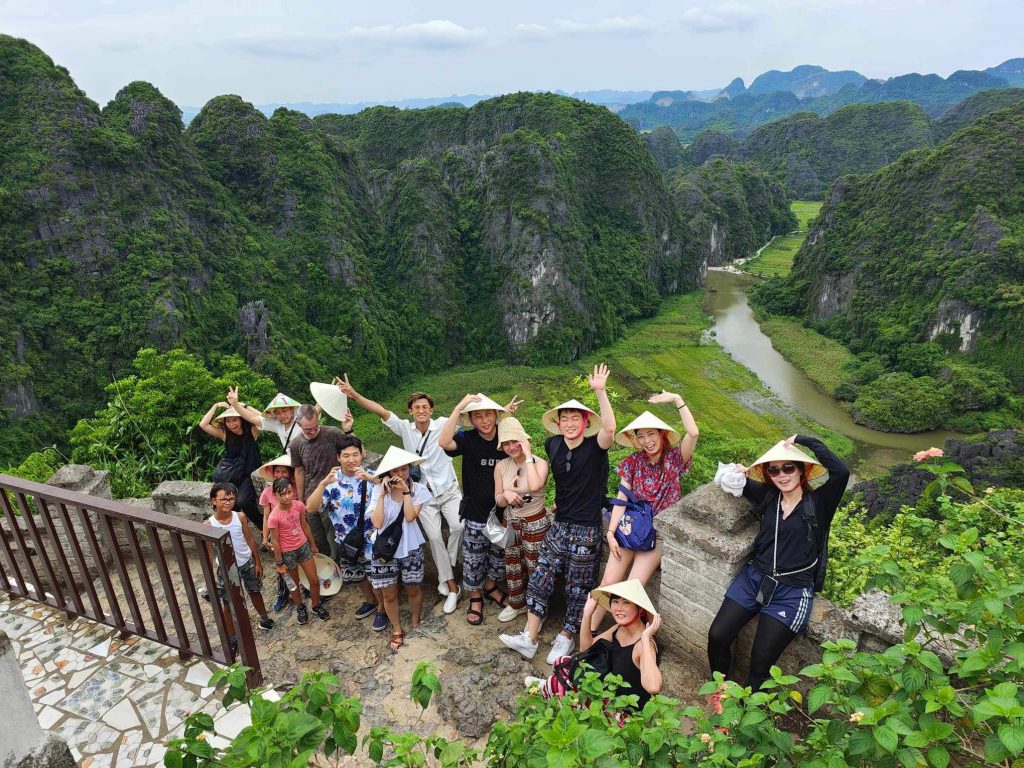 Check-in Tam Cốc khi du lịch một mình Ninh Bình